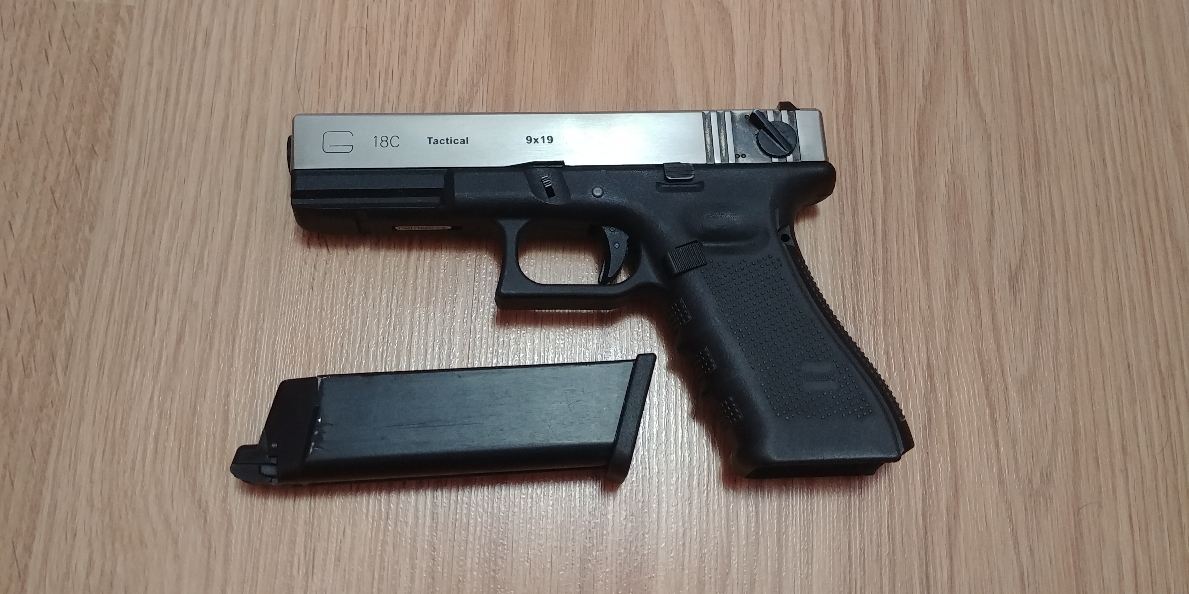 SOLD WE G18c Gen 4 Silver Slide | HopUp Airsoft SOLD WE G18c Gen 4 Silver Slide | HopUp Airsoft