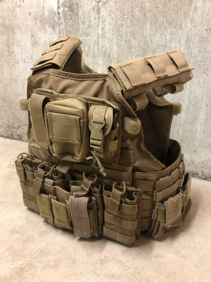 SOLD Condor Outdoor Modular Operator Plate Carrier MOPC Pouches