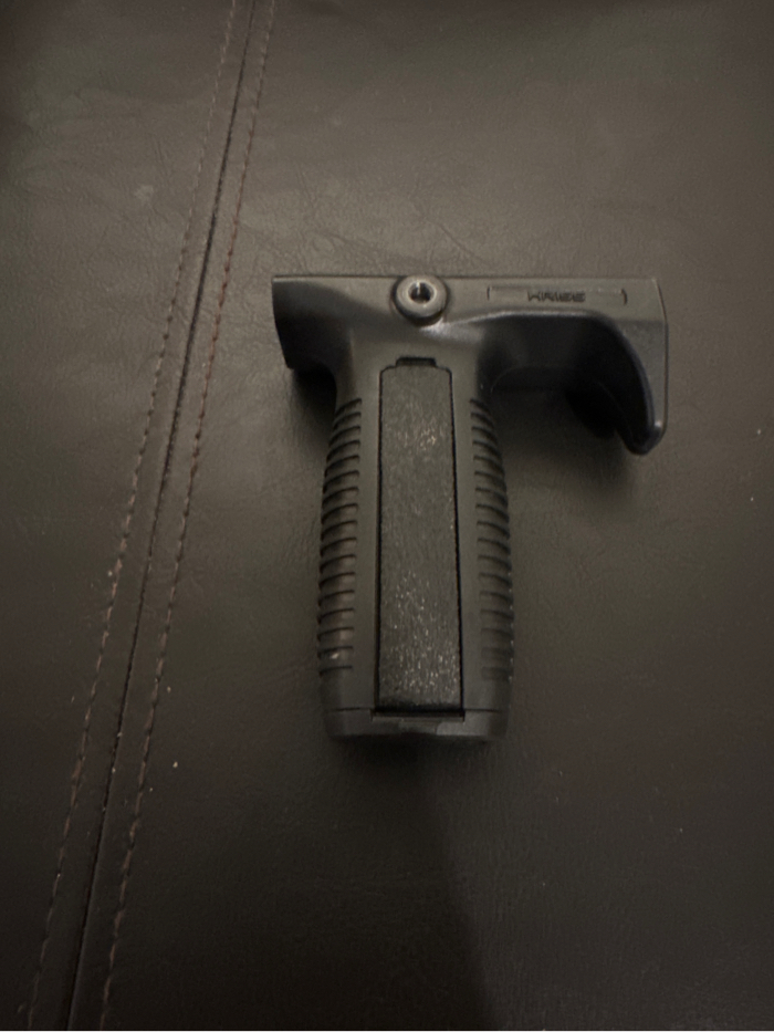 KRISS VERTICAL GRIP W/HANDSTOP BLK